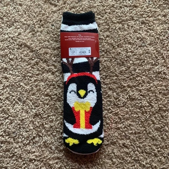 Cozy Soft Holiday Socks- 2 pairs - Picture 4 of 6